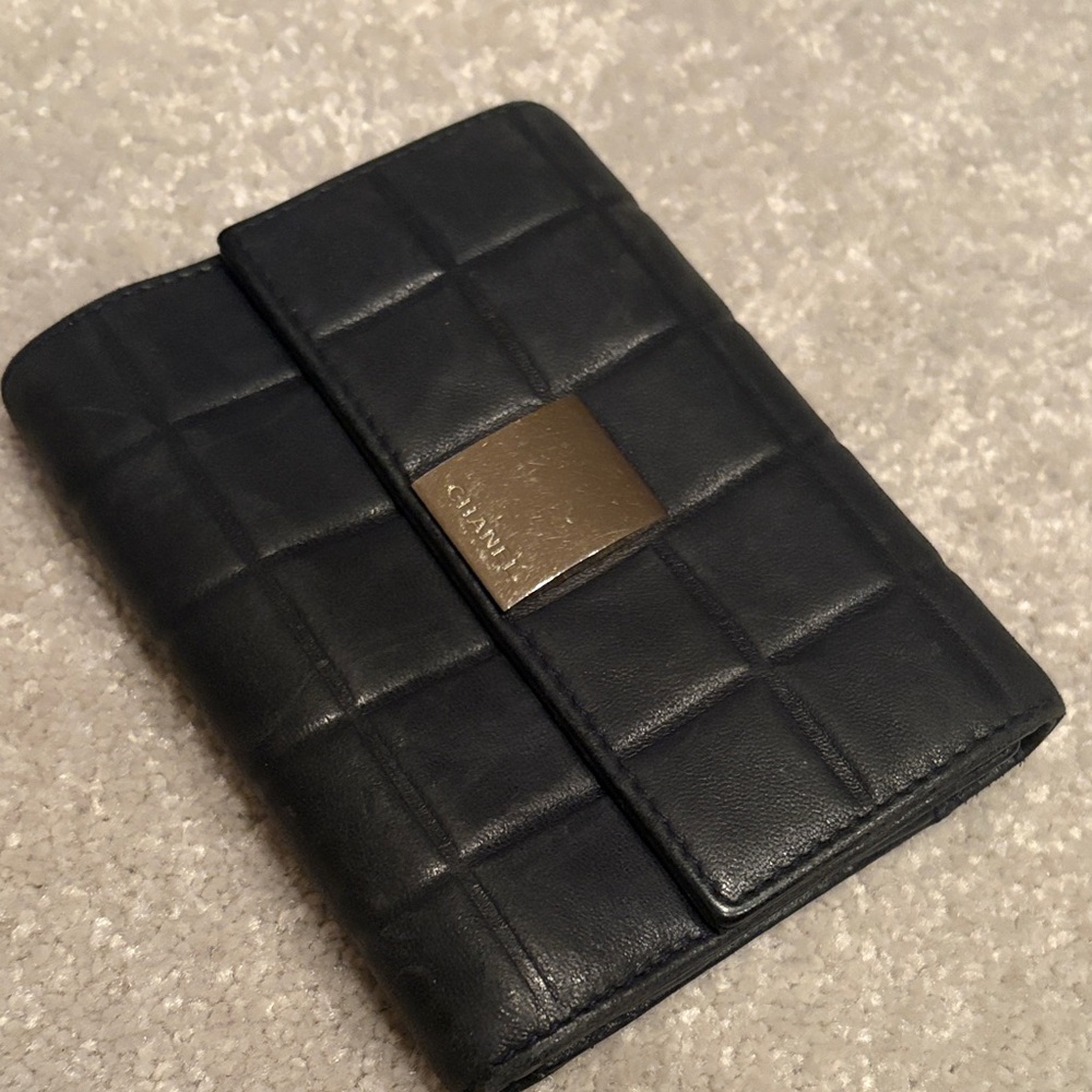 Authentic Vintage CHANEL Chocolate Bar Quilted Black Leather Wallet